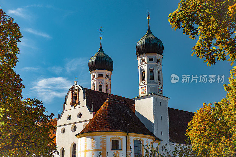 德国秋天的Benediktbeuren修道院