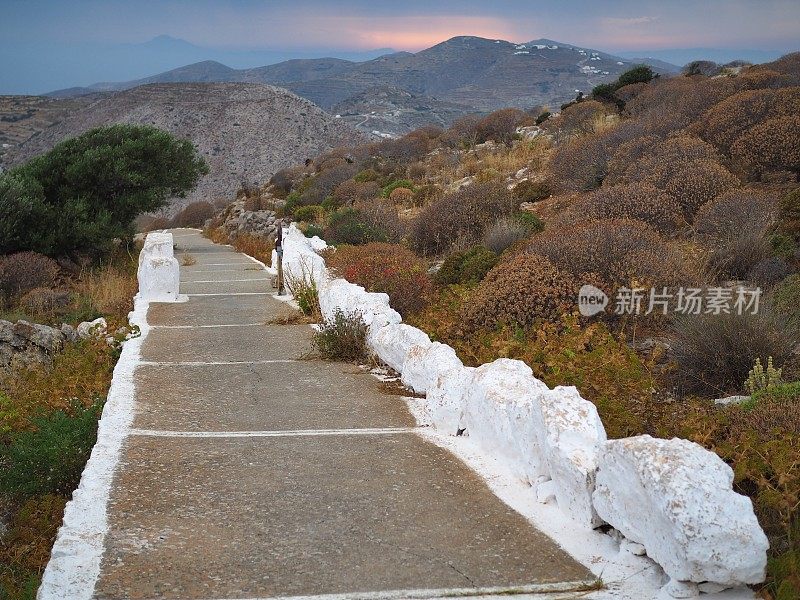 小径在Folegandros