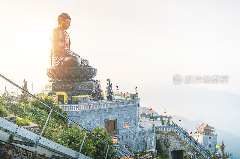 美丽的风景金山宝唐图塔和中国神u来和观音在越南萨帕翻斯盘山