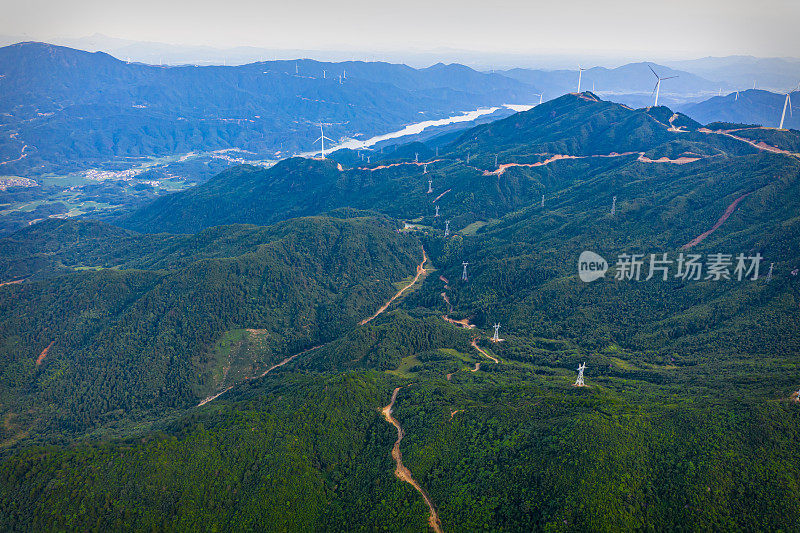 风力发电大面积分布在山区