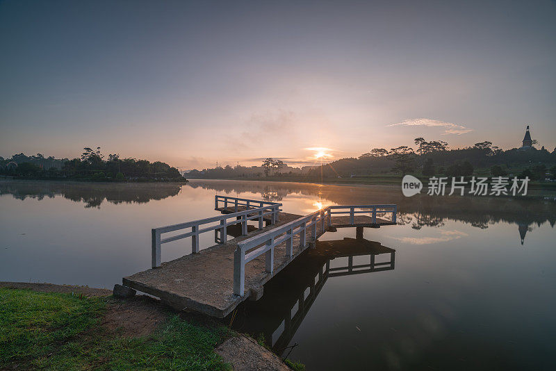 清晨的宣香湖