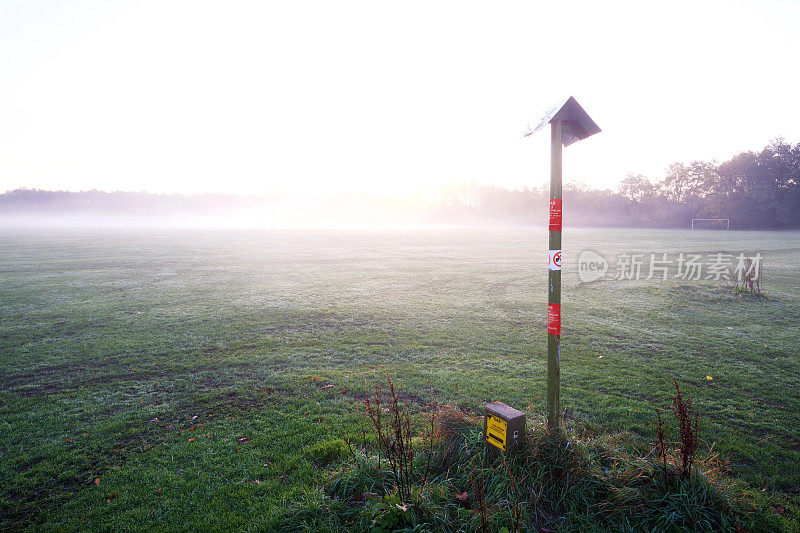 英国农村高压管道标志