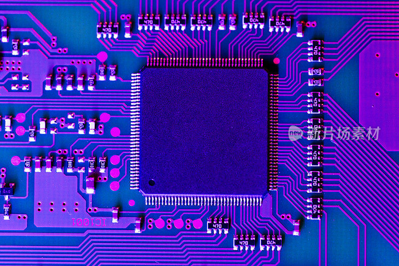 微处理器电路板是高技术产业和计算机科学的代表