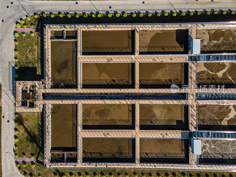 污水处理厂分离池鸟瞰图