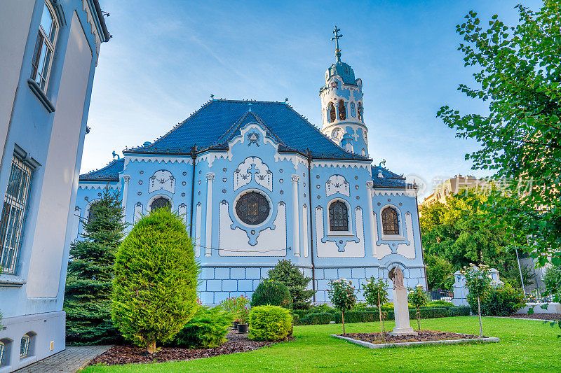 布拉迪斯拉发老城区的蓝色教堂或圣伊丽莎白教堂或莫德里·科斯托尔·斯瓦捷·阿尔兹贝蒂教堂