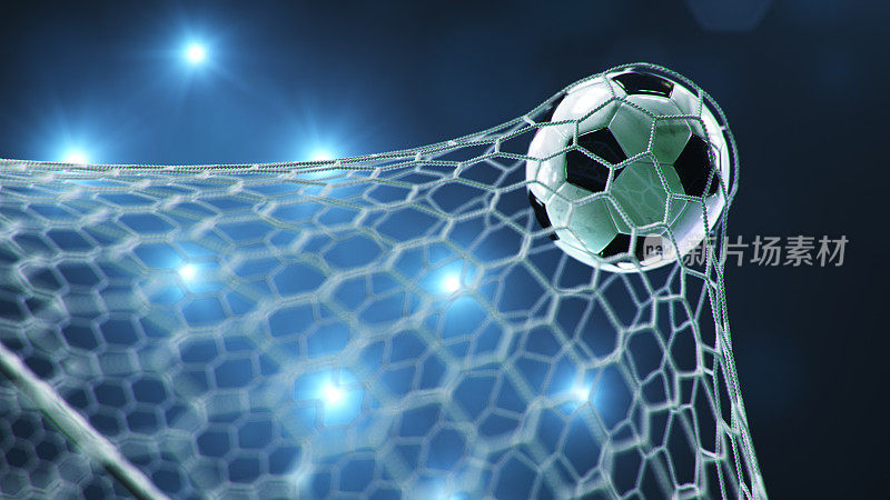 足球飞进了球门。足球越过球网，背景是闪烁的灯光。足球在球门网蓝色背景。欢乐的一刻。三维演示