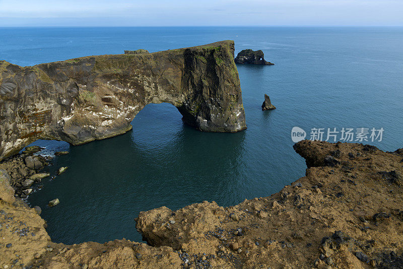 Dyrhólaey天然拱门，Dyrhólaey半岛，冰岛南部