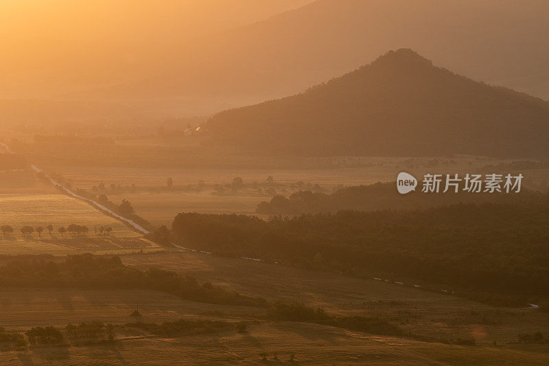 巴拉顿高地的日出