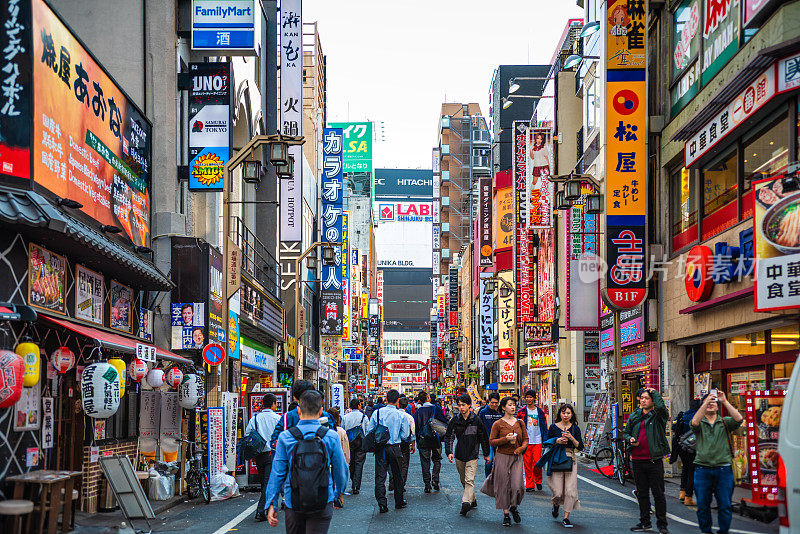 日本东京新宿区的歌舞伎町