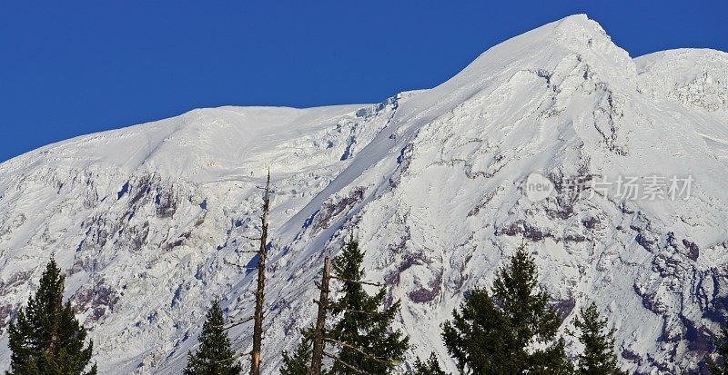 亚当斯山峰