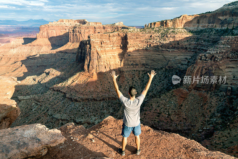 犹他州峡谷地国家公园的游客