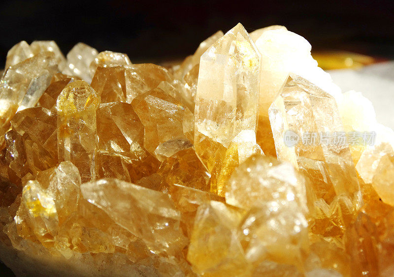 黄水晶晶洞地质晶体