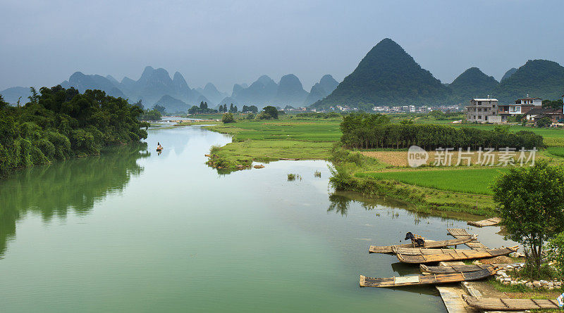 黎明遇龙河