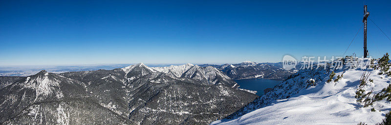 山全景