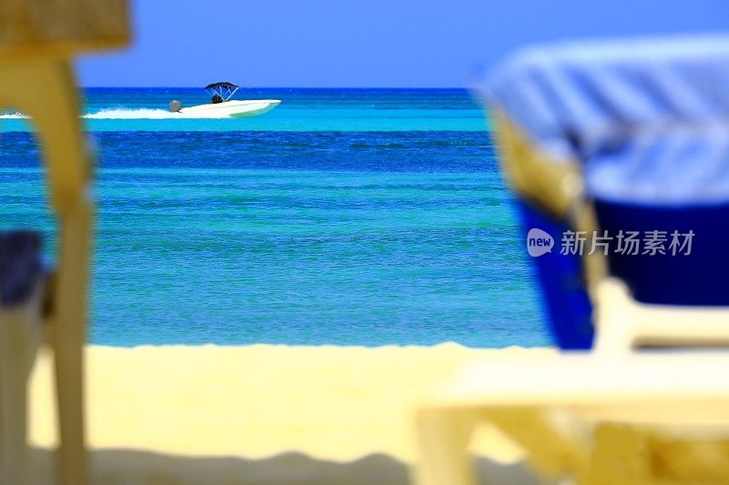 棕榈滩与摩托艇，阿鲁巴-加勒比海