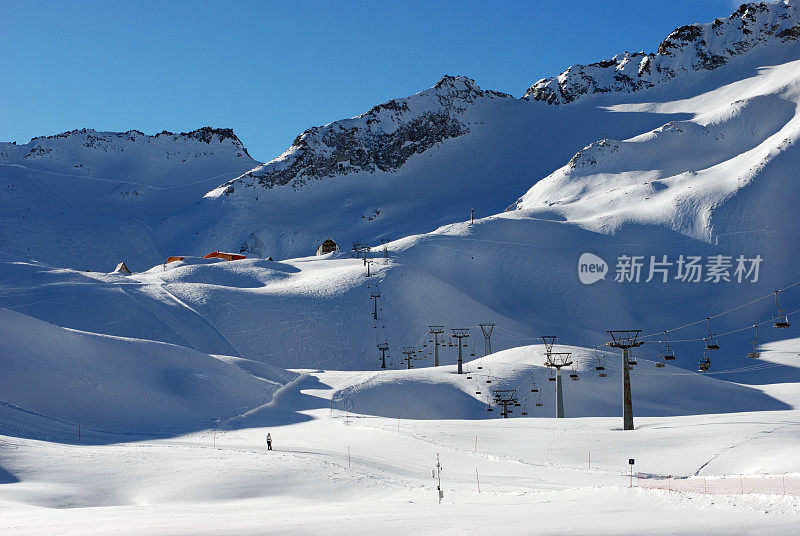 滑雪竞技场在帕索托纳莱-多洛米提阿尔卑斯山