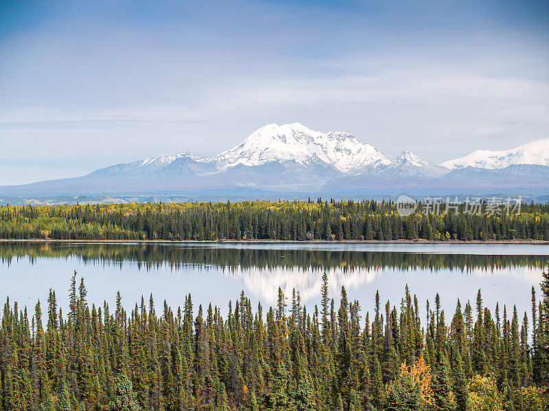 阿拉斯加的雪山