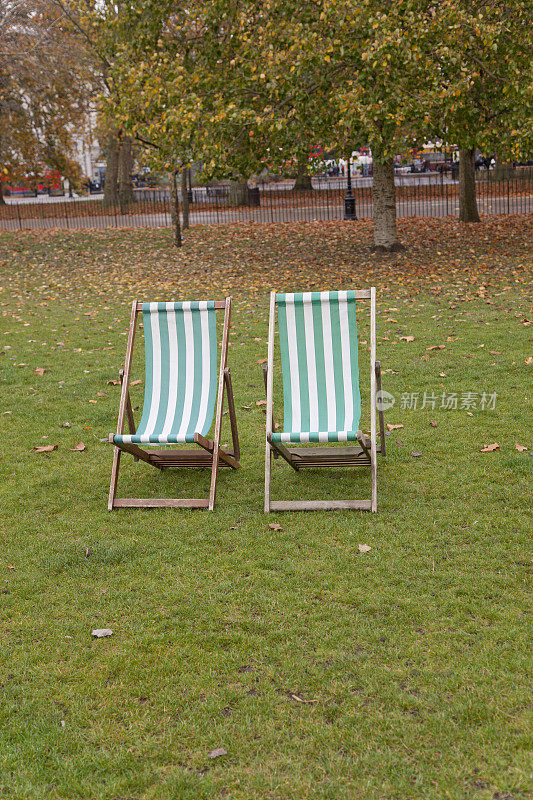 英国伦敦海德公园的夏季座位