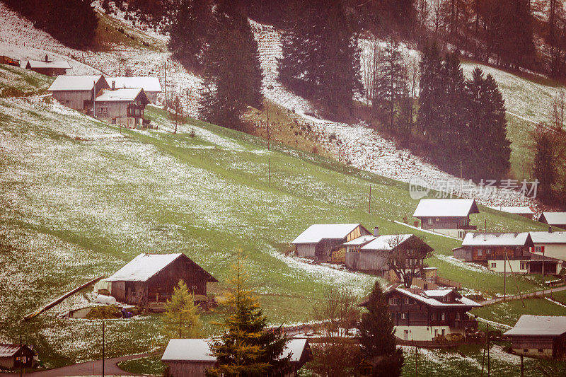 风景，瑞士阿尔卑斯山，初冬雪