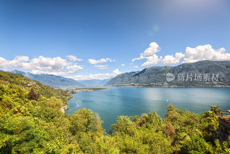 夏日的瑞士马焦雷湖