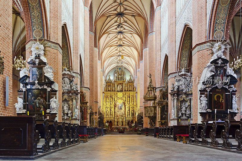 佩普林修道院教堂，波兰