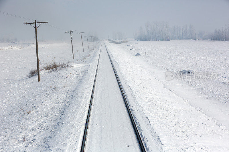 火车与雪的铁路