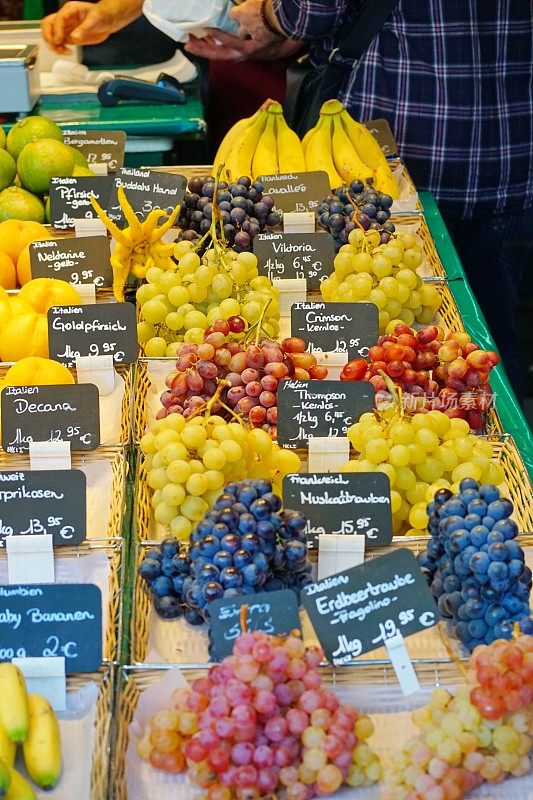 在食品市场的热带水果。慕尼黑,巴伐利亚。