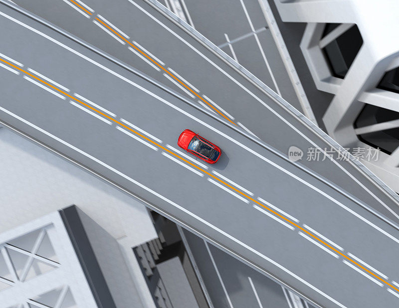 鸟瞰图金属红色电动SUV驾驶在高速公路上