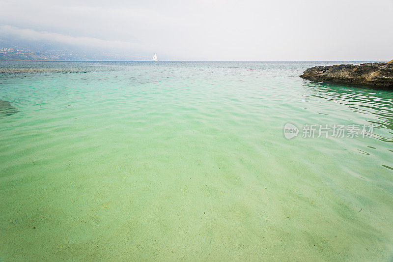 美丽的夏日海景。欧洲希腊的凯法洛尼亚岛