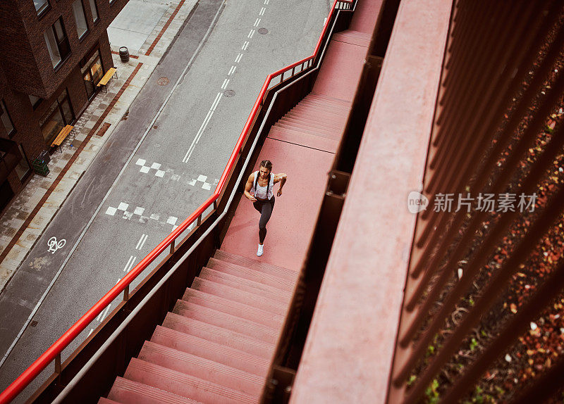 今天，她已经登上了顶峰