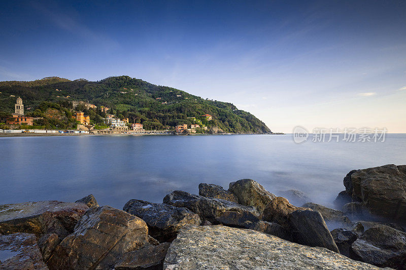 莱万托郁郁寡欢的海景