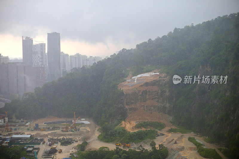 倾盆大雨