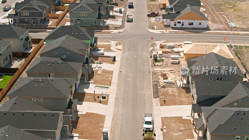 在本德，或接近完成的住房建设