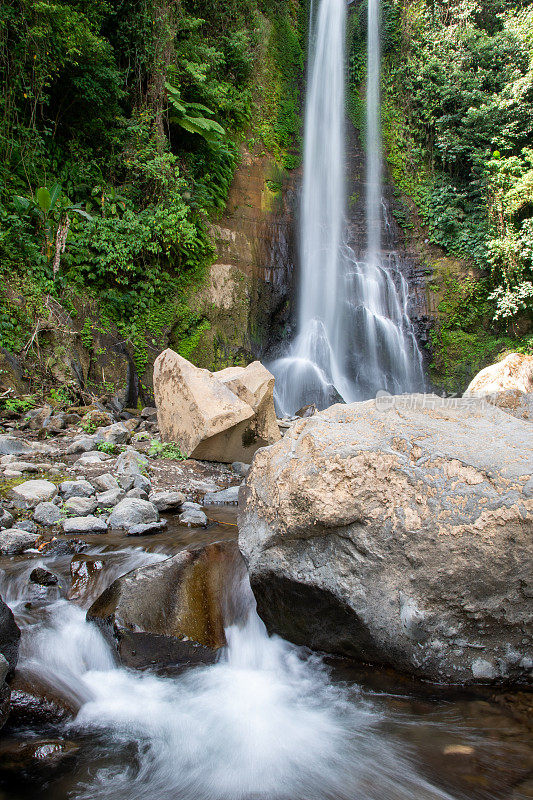 巴厘岛吉吉特瀑布
