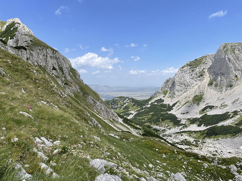 黑山国家公园的杜米特山脉