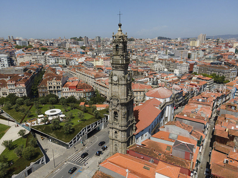 Clérigos塔在波尔图，葡萄牙