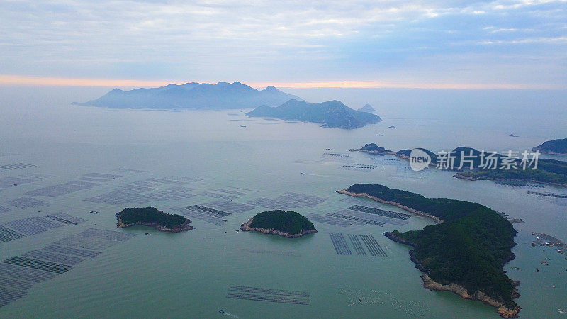 日落时分的渔场，福建霞浦，中国