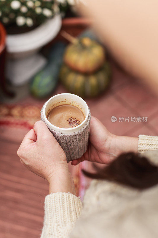 没有什么比喝一杯热巧克力更能让你暖和起来的了