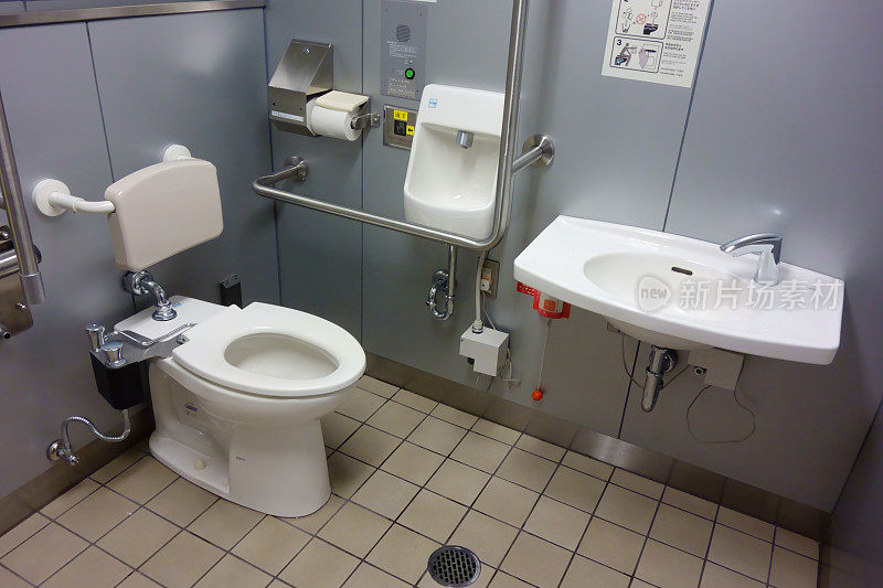 所谓每个人的厕所。公共厕所干净，公共卫生良好