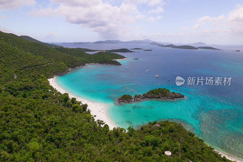 空中俯瞰美属维尔京群岛的圣托马斯和圣约翰海滩