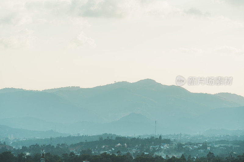 越南林东省宝禄市附近山谷和山脉的美丽景色