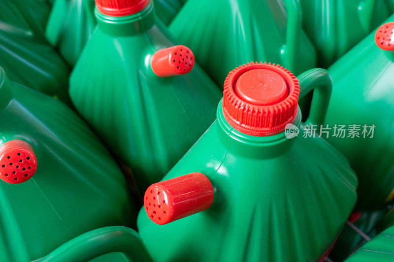 绿色塑料瓶，不冻清洗液