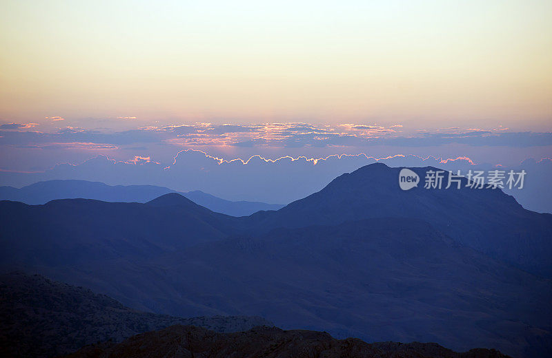 内姆鲁特山的自然景观