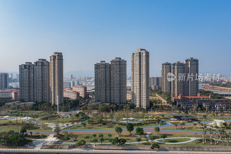 城市滨江住宅区建筑航拍