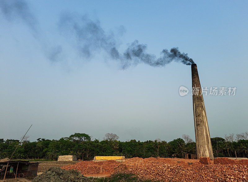 这张照片代表了孟加拉国砖厂的污染情况。孟加拉国和世界各地的气候都在变化。