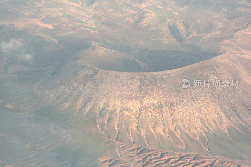 火山坑。