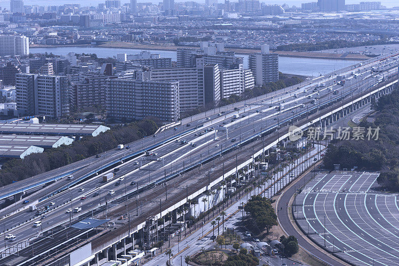 都市高速公路的高角度视图