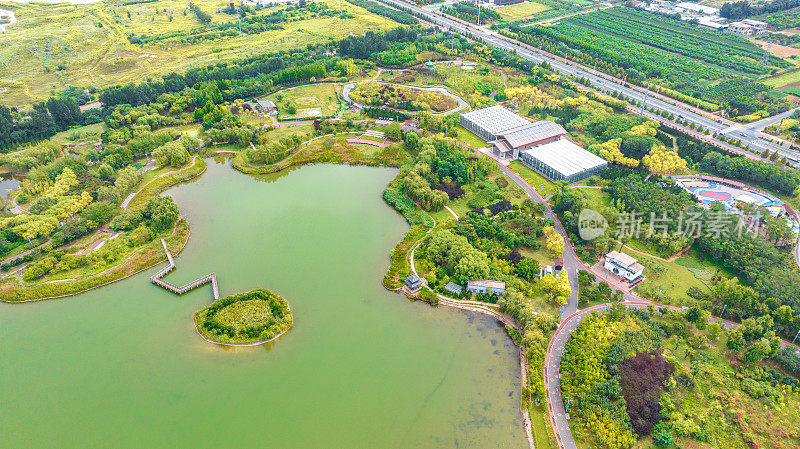 中国河北省石家庄市鹿泉区龙泉湖湿地航拍图