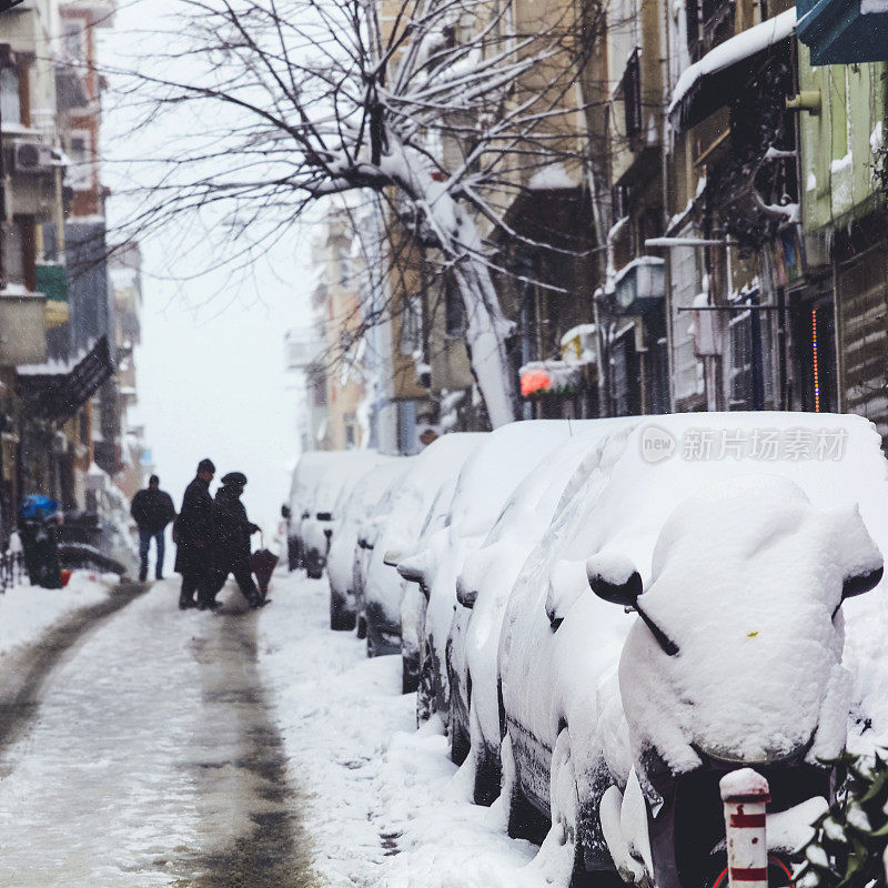 伊尔德吉门尼雪，伊斯坦布尔