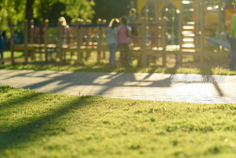 散焦和模糊图像背景儿童游乐场公共公园